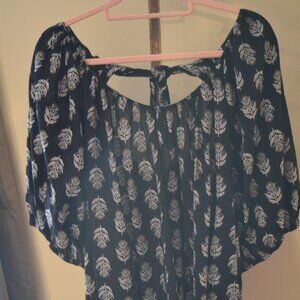 🌿 Old Navy NWT Black Leaf Print Top – Shoulder Tie Back – Size 4X 🌿